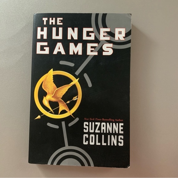 Bundle of NYT Best-Seller Books - Picture 5 of 6